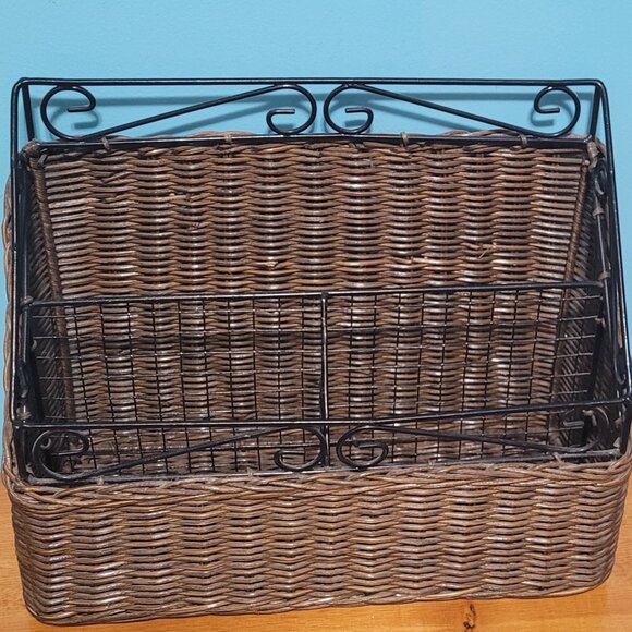 Signature Homestyles Wire and Wicker Organizer - Picture 1 of 5
